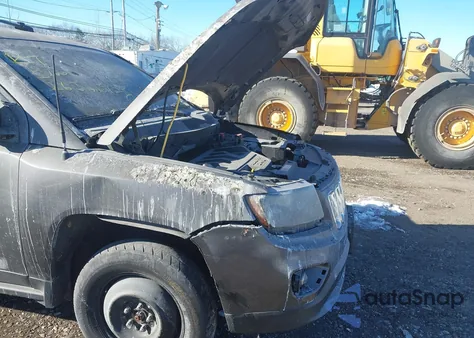 2014 Jeep Compass Limited z USA, uszkodzony, nr VIN 1C4NJDCBXED867459